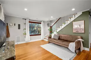 1929 E 6th St, Long Beach, CA 90802 - Photo 4