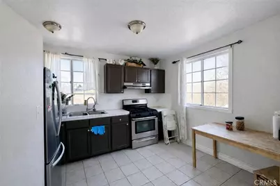 412 W 104th Street, Los Angeles, CA 90003 - Photo 16