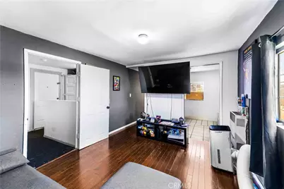 736 W 41st Place, Los Angeles, CA 90037 - Photo 30