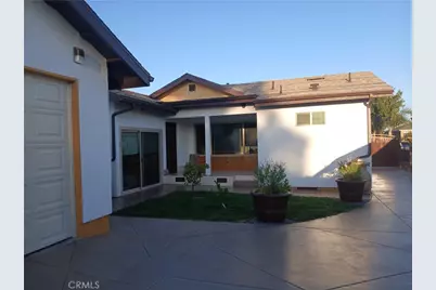 307 N Broadacres Avenue, Compton, CA 90220 - Photo 8