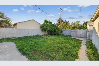 223 E Marker Street, Long Beach, CA 90805 - Photo 28