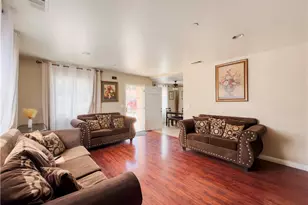 689 E 115, Los Angeles, CA 90059 - Photo 38