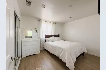 689 E 115, Los Angeles, CA 90059 - Photo 26
