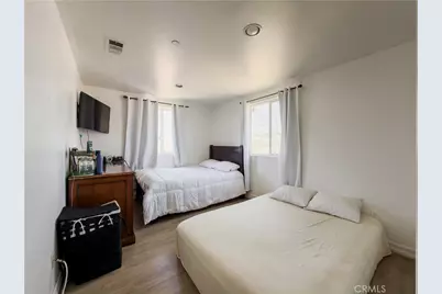689 E 115, Los Angeles, CA 90059 - Photo 24