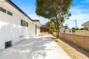 1258 W 121st, Los Angeles, CA 90044 - Photo 30