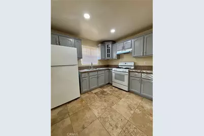 227 229 E 81st, Los Angeles, CA 90003 - Photo 8