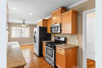 16637 Victory Boulevard, Van Nuys, CA 91406 - Photo 6