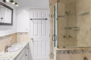 16637 Victory Blvd, Van Nuys, CA 91406 - Photo 12