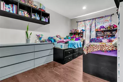 9903 Karmont, South Gate, CA 90280 - Photo 14