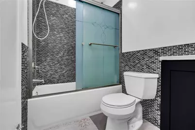 9903 Karmont, South Gate, CA 90280 - Photo 16