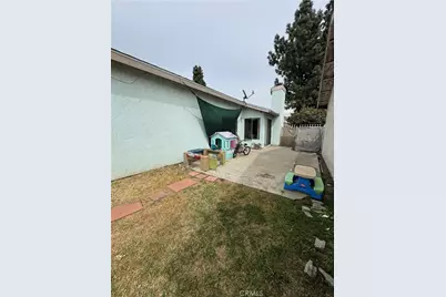 7900 Pinyon Ave, Fontana, CA 92336 - Photo 32