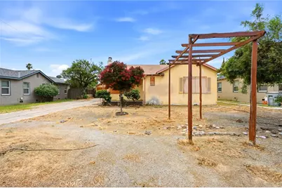 1946 E Clinton, Fresno, CA 93703 - Photo 16