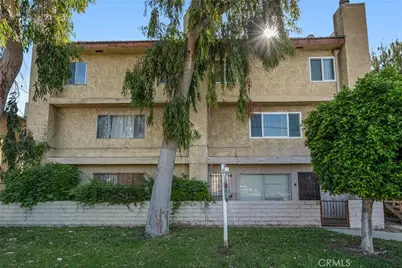 6438 Hazeltine Avenue #6, Van Nuys, CA 91401 - Photo 2