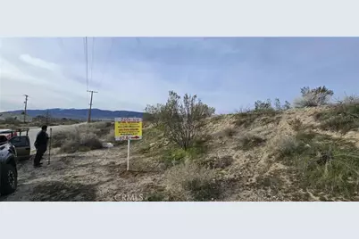 26000 Avenue W, Llano, CA 93544 - Photo 10