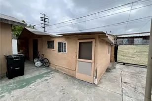 5852 S Olive St, Los Angeles, CA 90003 - Photo 24