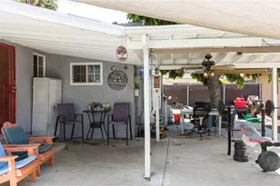 132 W 52nd St, Long Beach, CA 90805 - Photo 10