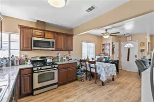 132 W 52nd St, Long Beach, CA 90805 - Photo 34