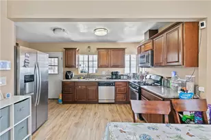 132 W 52nd St, Long Beach, CA 90805 - Photo 32