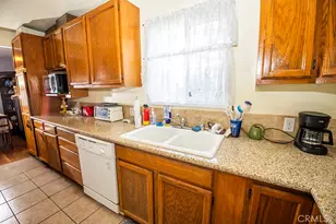 71 W Dameron, Long Beach, CA 90805 - Photo 18