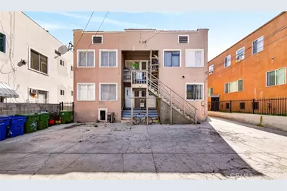 139 S Manhattan, Los Angeles, CA 90004 - Photo 4