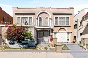 139 S Manhattan, Los Angeles, CA 90004 - Photo 2