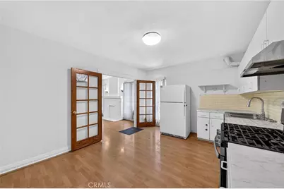 139 S Manhattan, Los Angeles, CA 90004 - Photo 14