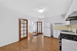 139 S Manhattan, Los Angeles, CA 90004 - Photo 14