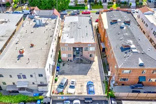 139 S Manhattan, Los Angeles, CA 90004 - Photo 10