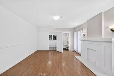 139 S Manhattan, Los Angeles, CA 90004 - Photo 12