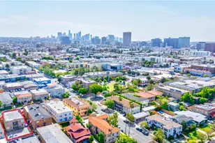 139 S Manhattan, Los Angeles, CA 90004 - Photo 12