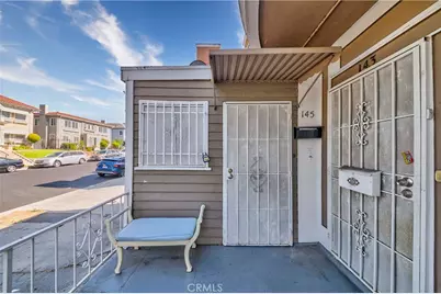 139 S Manhattan, Los Angeles, CA 90004 - Photo 4