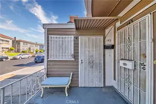 139 S Manhattan, Los Angeles, CA 90004 - Photo 4