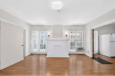 139 S Manhattan, Los Angeles, CA 90004 - Photo 10