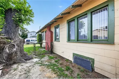 247 E 80th Street, Los Angeles, CA 90003 - Photo 18