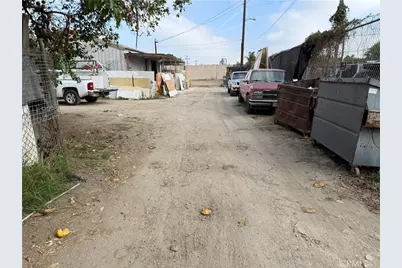 531 E Oaks, Compton, CA 90221 - Photo 6