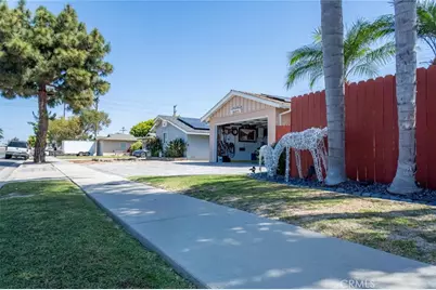 16042 Warren, Huntington Beach, CA 92649 - Photo 6