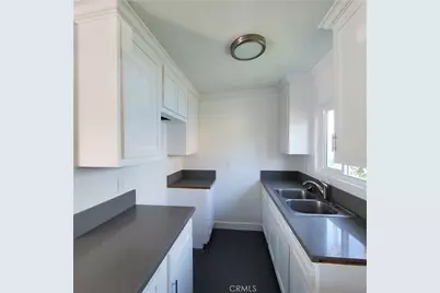 246 E 87th Place, Los Angeles, CA 90003 - Photo 6