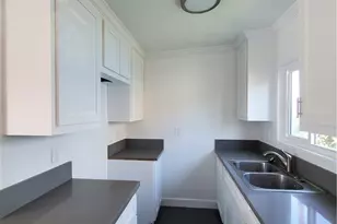 246 E 87th Pl, Los Angeles, CA 90003 - Photo 6