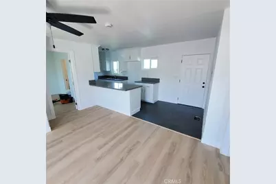 246 E 87th Place, Los Angeles, CA 90003 - Photo 2