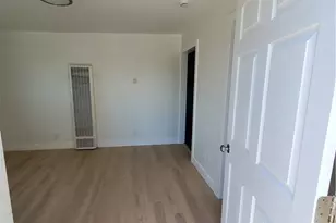 246 E 87th Pl, Los Angeles, CA 90003 - Photo 12