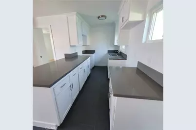 246 E 87th Place, Los Angeles, CA 90003 - Photo 4