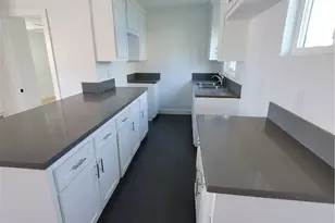 246 E 87th Pl, Los Angeles, CA 90003 - Photo 4