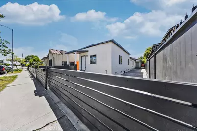 126 &126 1/2 W Century Boulevard, Los Angeles, CA 90003 - Photo 4