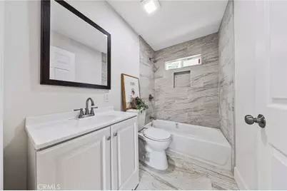 126 &126 1/2 W Century Boulevard, Los Angeles, CA 90003 - Photo 18