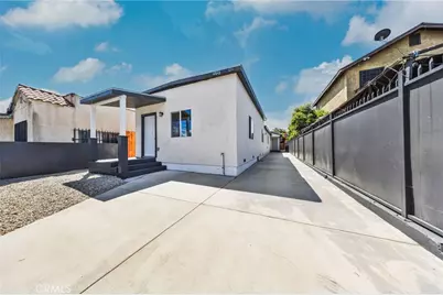126 &126 1/2 W Century Boulevard, Los Angeles, CA 90003 - Photo 2