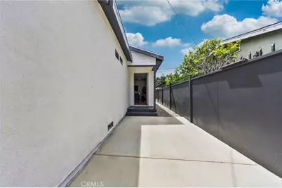 126 &126 1/2 W Century Boulevard, Los Angeles, CA 90003 - Photo 24