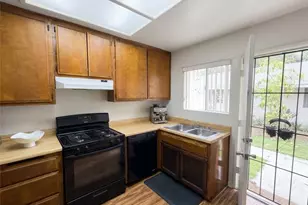 511 1/2 Bayport St, Carson, CA 90745 - Photo 2