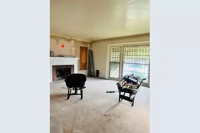 8721 Crenshaw Boulevard, Inglewood, CA 90305 - Photo 2