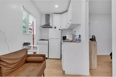 1248 W Martin Luther King Jr Blvd, Los Angeles, CA 90037 - Photo 32