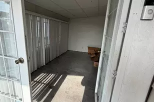 10001 Rd Frontage, South Gate, CA 90280 - Photo 12